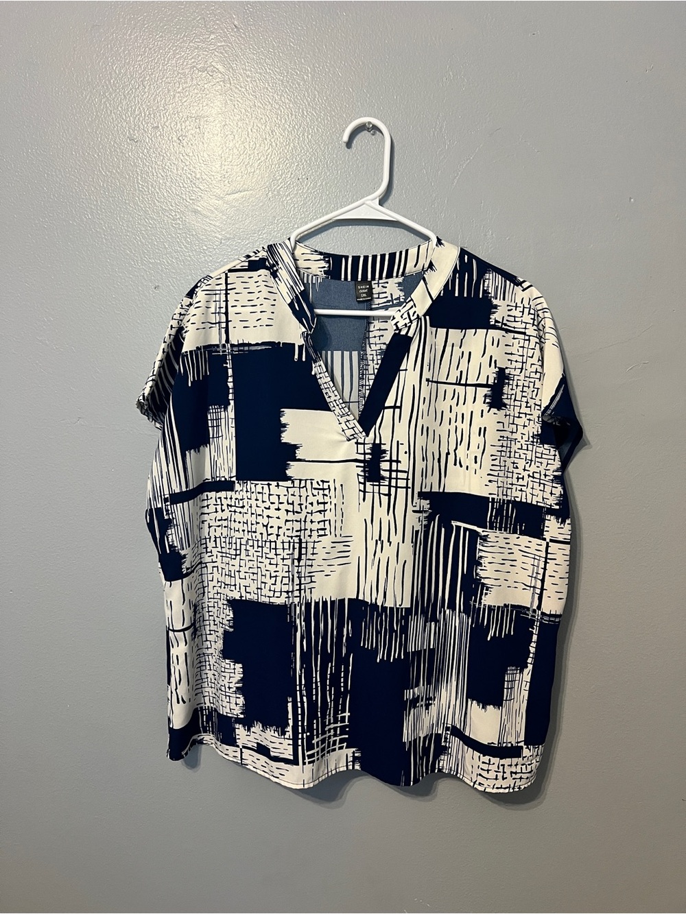 SHEIN Navy and White Abstract Print V-Neck Blouse